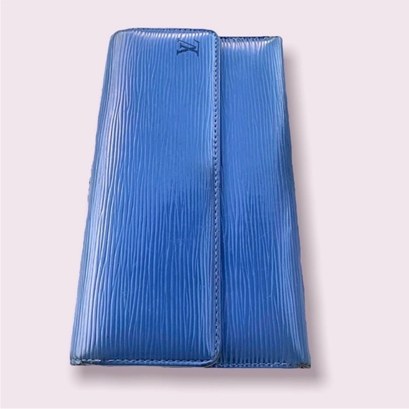 Louis Vuitton Wallet - Picture 3 of 9